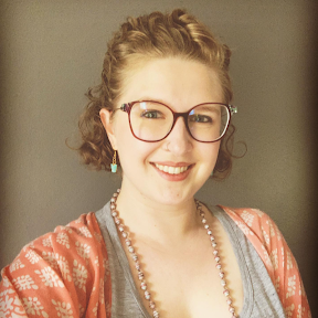 Rachel Deppe headshot
